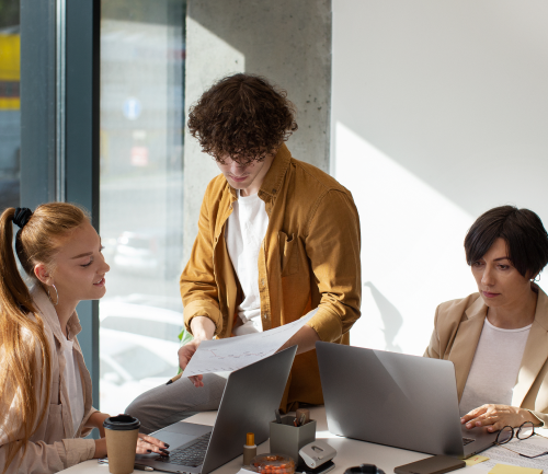 Service v6 middle image